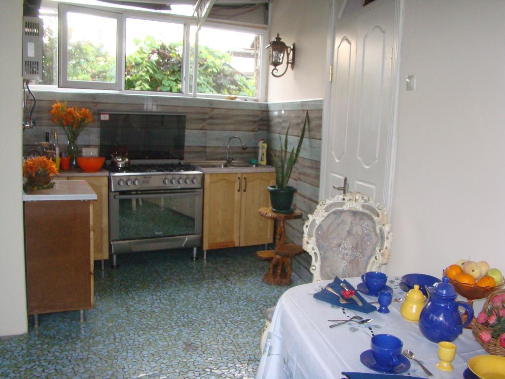 Guest House Temuri Batumi Ngoại thất bức ảnh