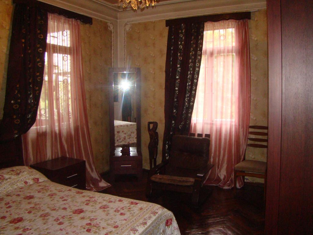 Guest House Temuri Batumi Ngoại thất bức ảnh