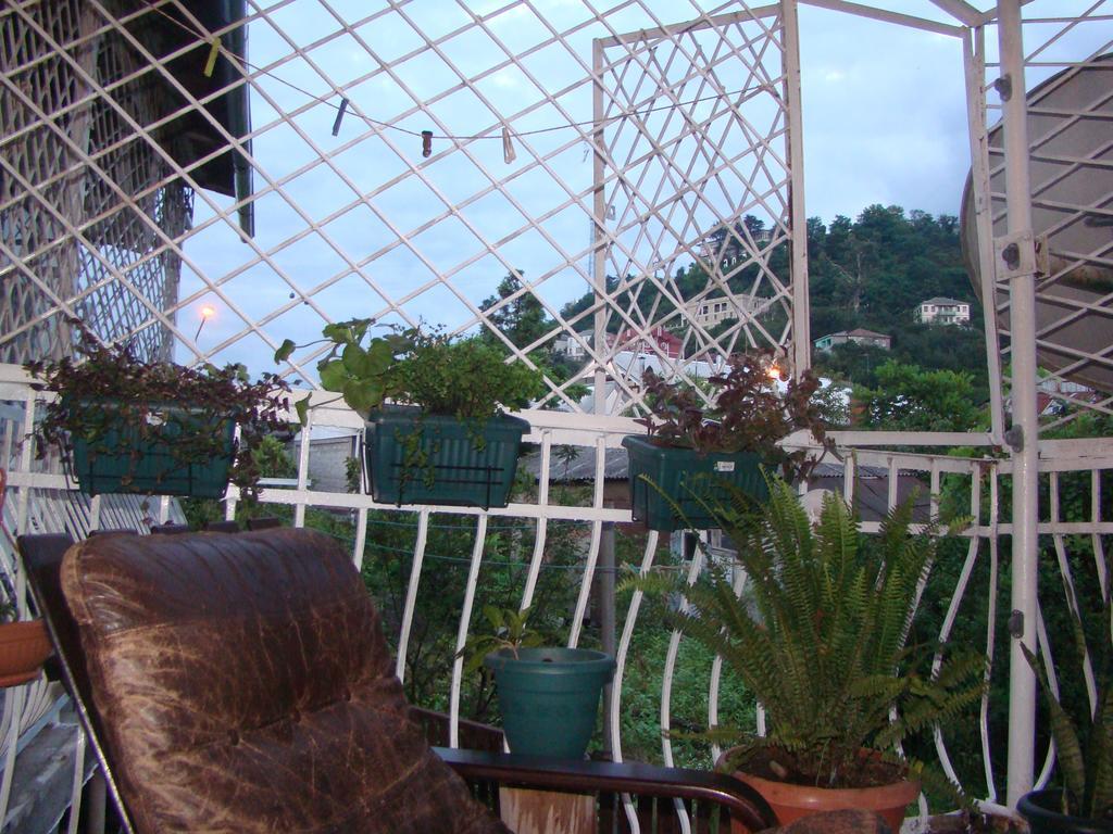 Guest House Temuri Batumi Ngoại thất bức ảnh