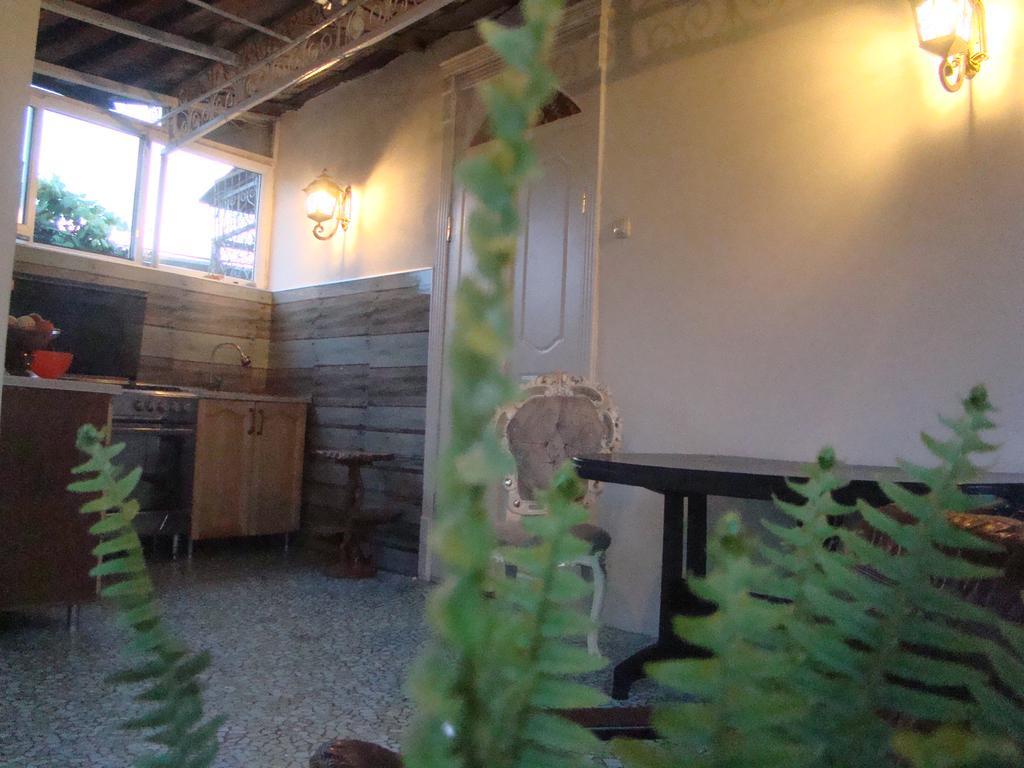 Guest House Temuri Batumi Ngoại thất bức ảnh